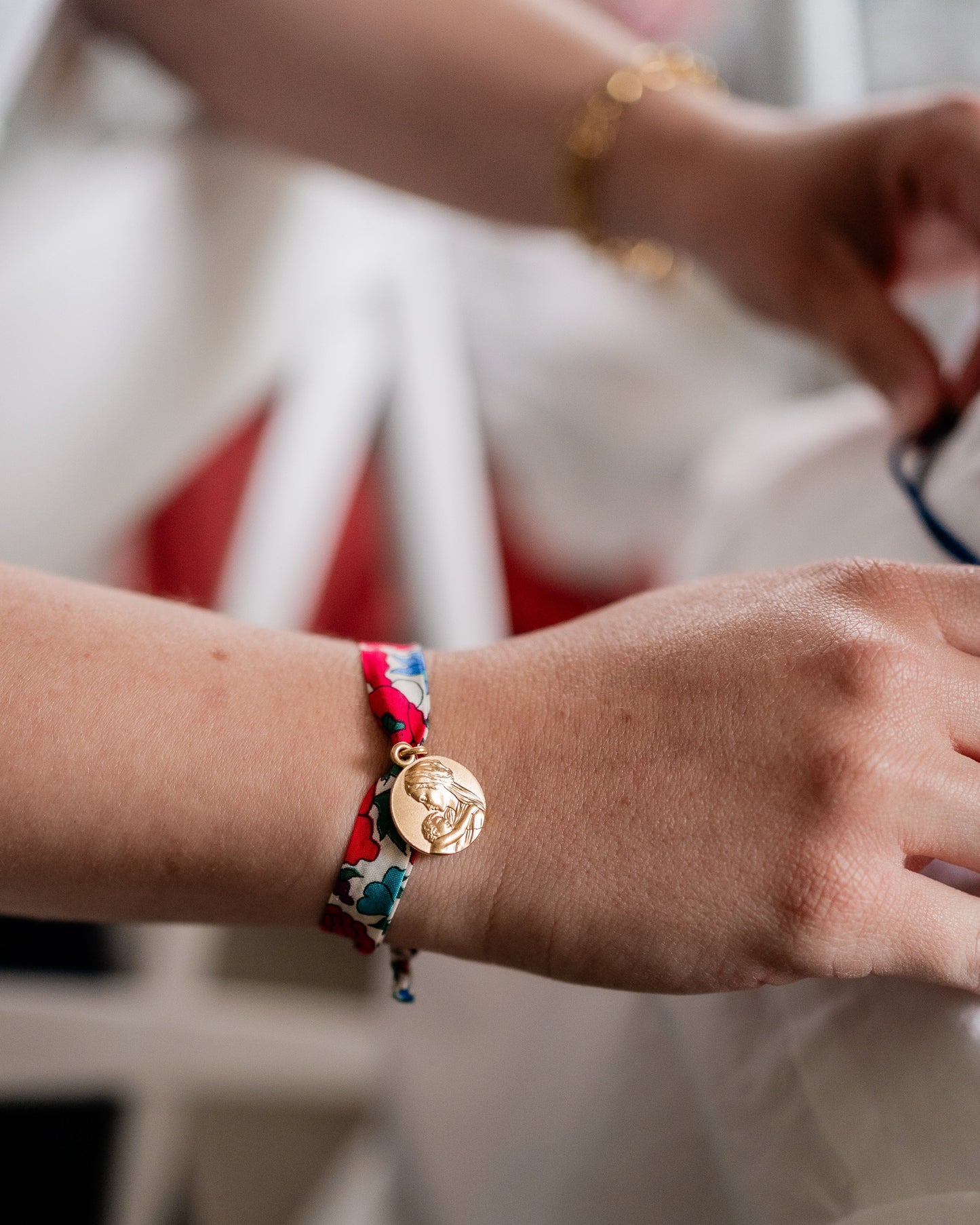 Bracelet Liberty & Médaille Vierge à l’Enfant Tendresse (dorée à l'or fin)