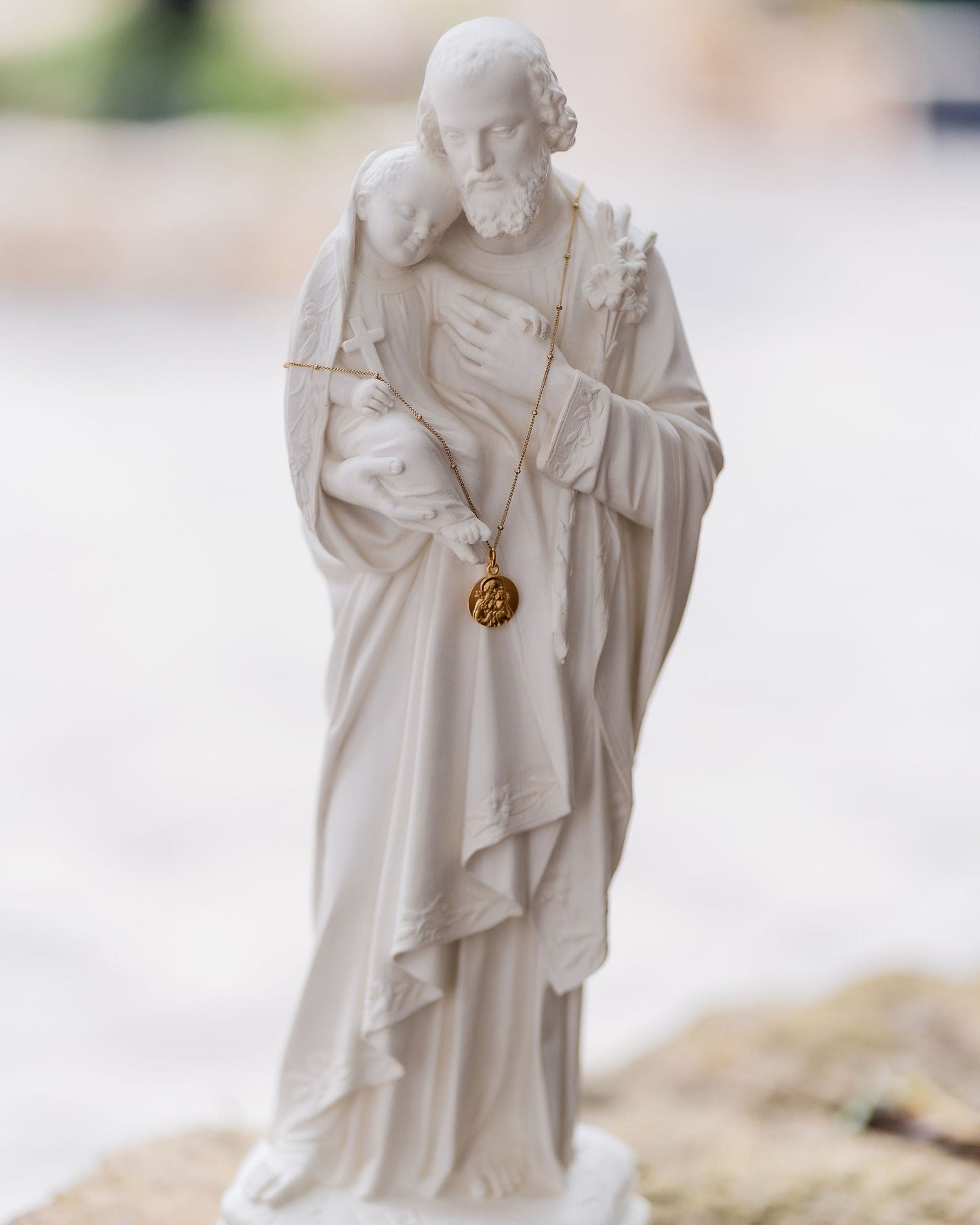 Collier & Médaille Saint Joseph à l'Enfant (dorée à l'or fin)
